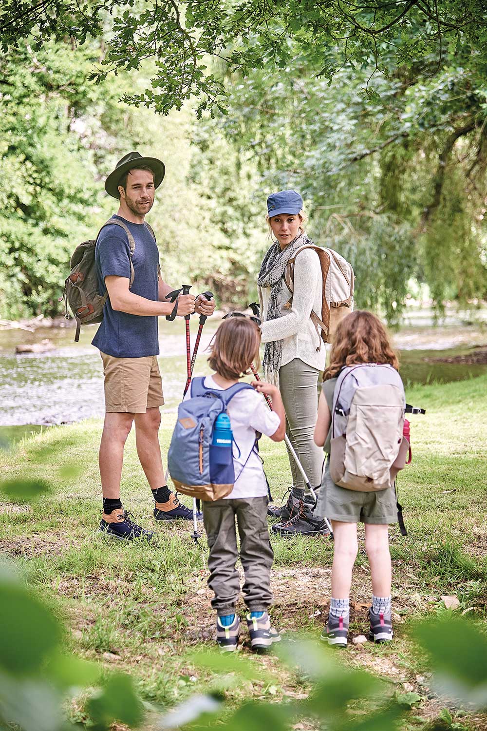 Familie im Wald